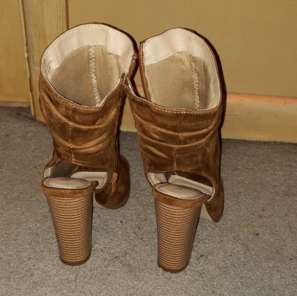 Suede peep-toe heels - Picture 2 of 4